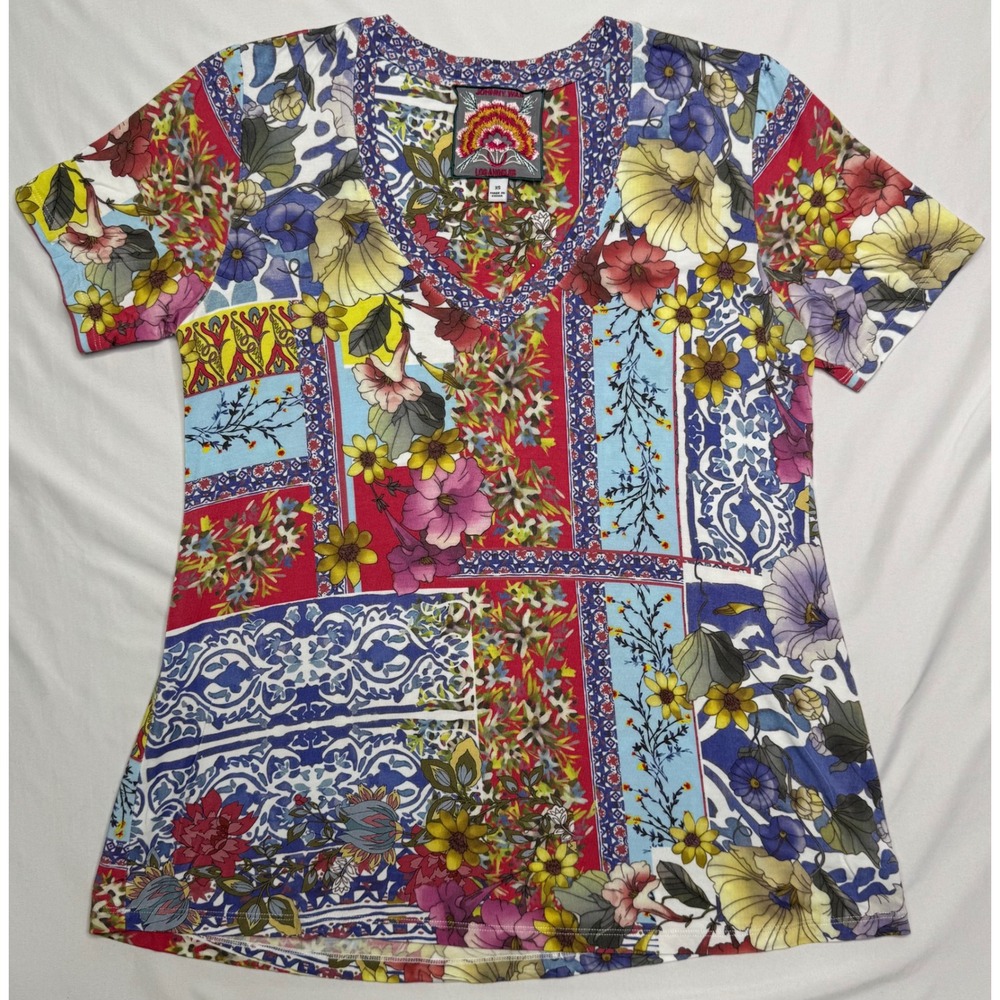Johnny Was Midsummer Favorite V-Neck Swing Tee Floral Patchwork Womens‎ size XS